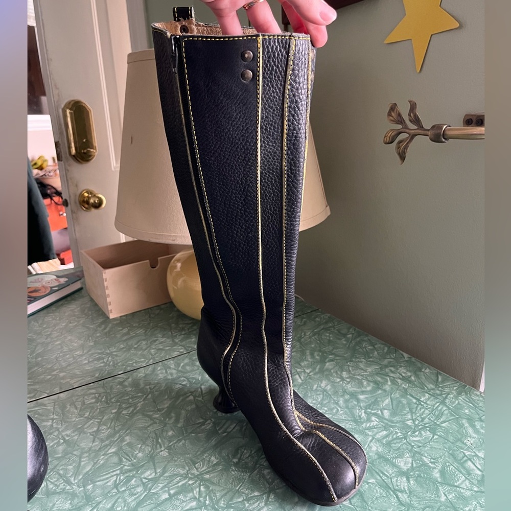 RARE John Fluevog Hey Minstrel knee-high black leather boots